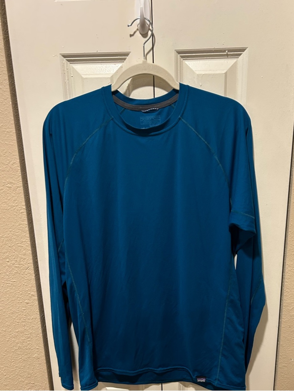 Patagonia Men’s Capilene Lightweight Baselayer Top , size L/XL - Picture 4 of 8